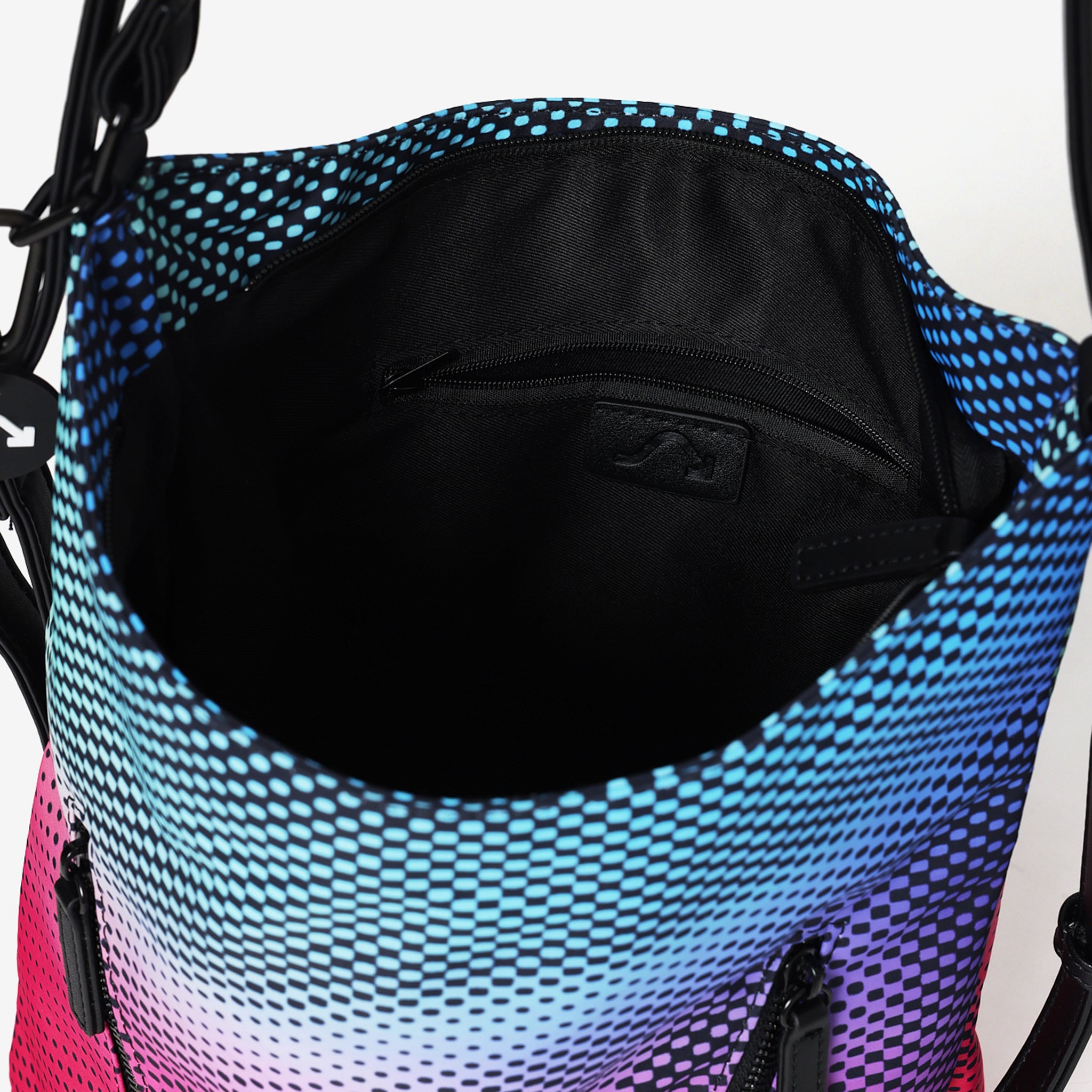 حقيبة توت متوهجة