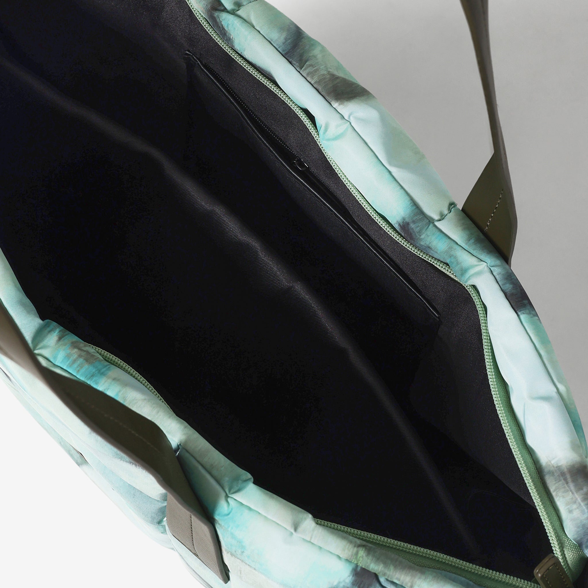 Chroma Carry Tote Bag